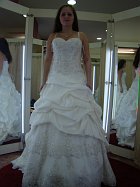 Zdjęcia z przymiarki sukni ślubnej firmy Annais Bridal